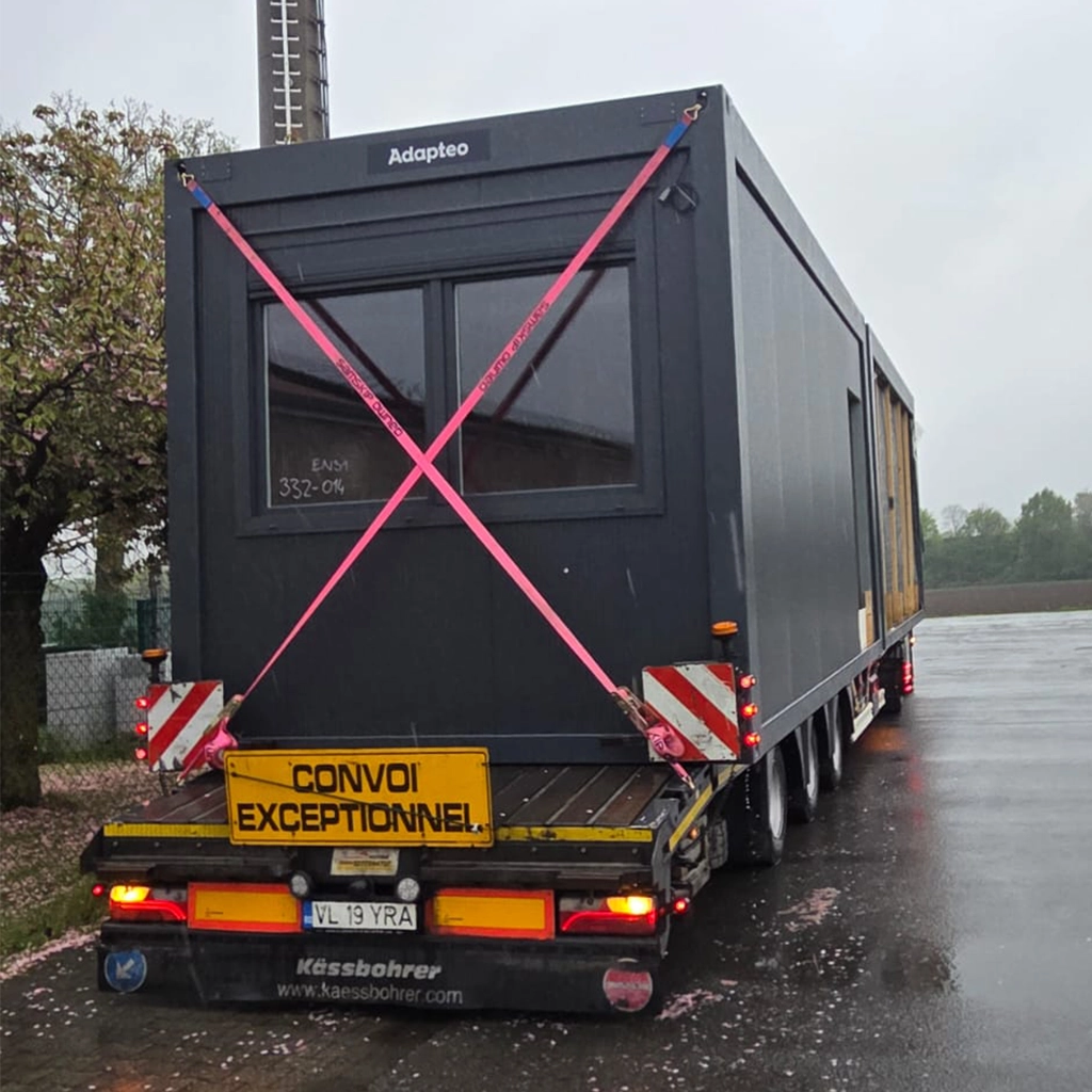 transport agabaritc internațional de containere de orice dimensiuni